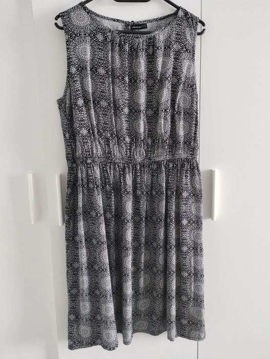 Cienka sukienka letnia r. 40