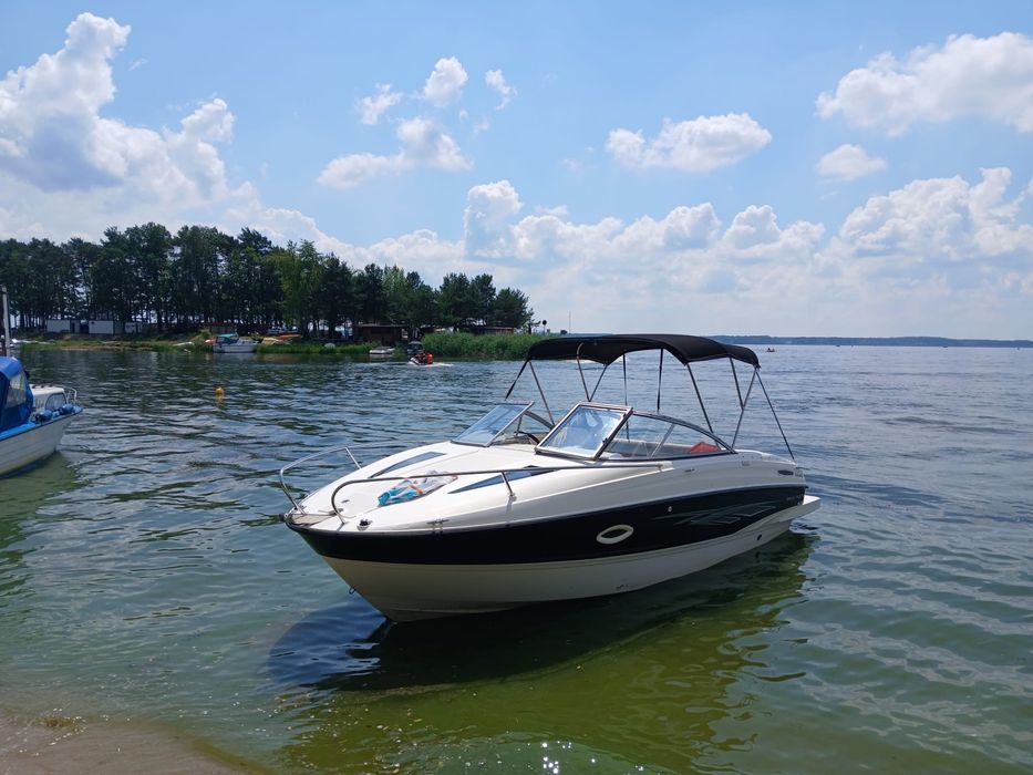 Łódź motorowa Bayliner 642 CUDDY w zestawie z przyczepa