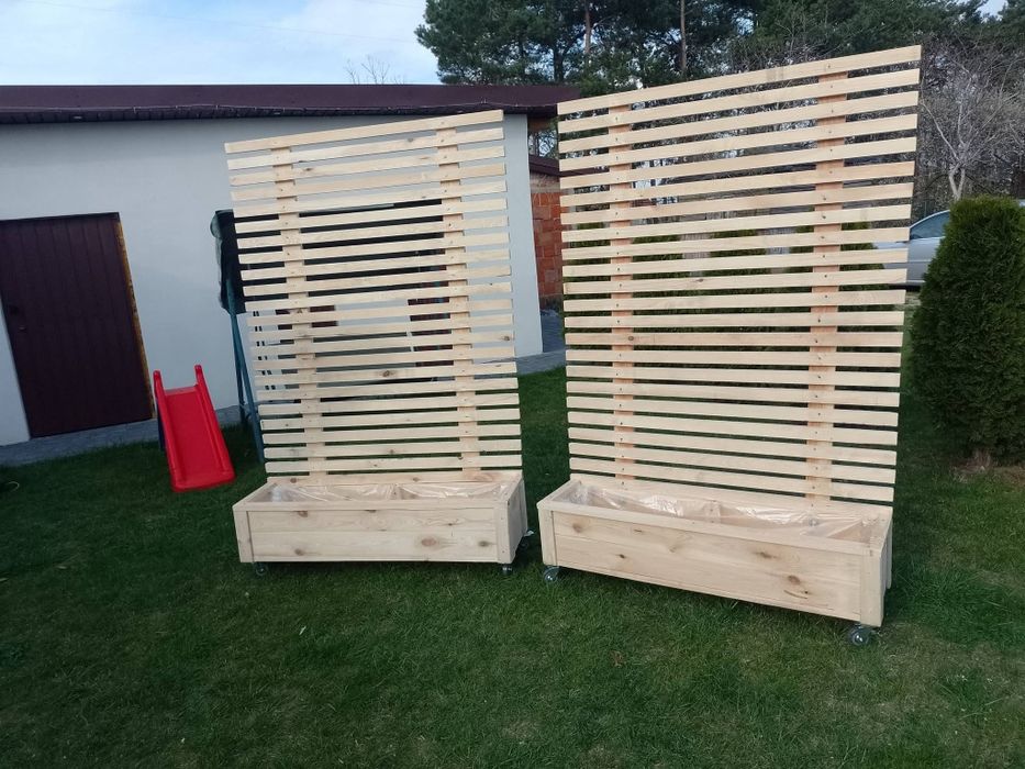 Domek narzędziowy domek letniskowy plac zabaw hustawka