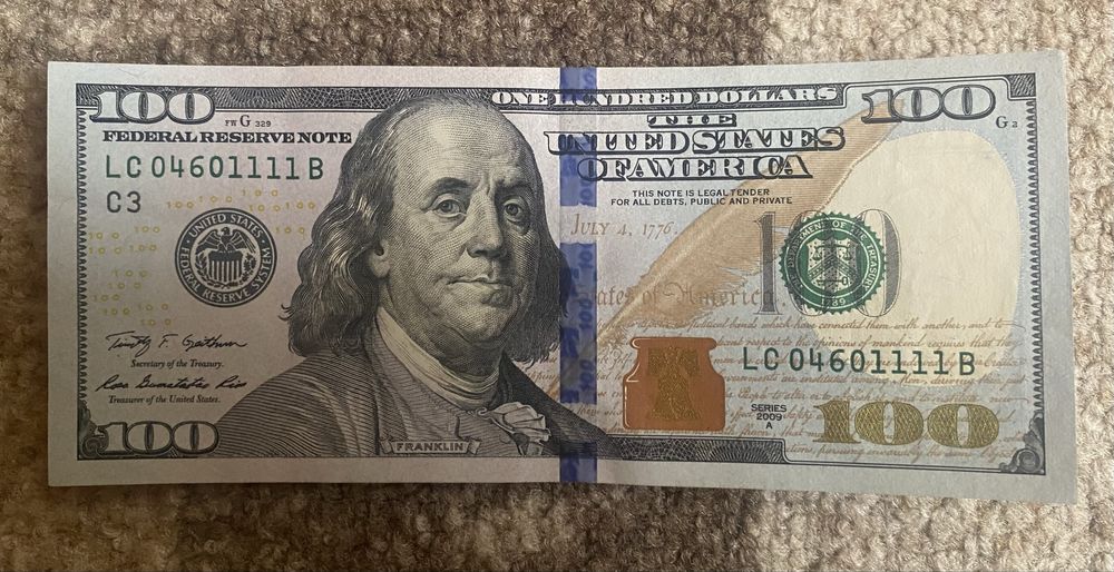 Купюра 100 доларів