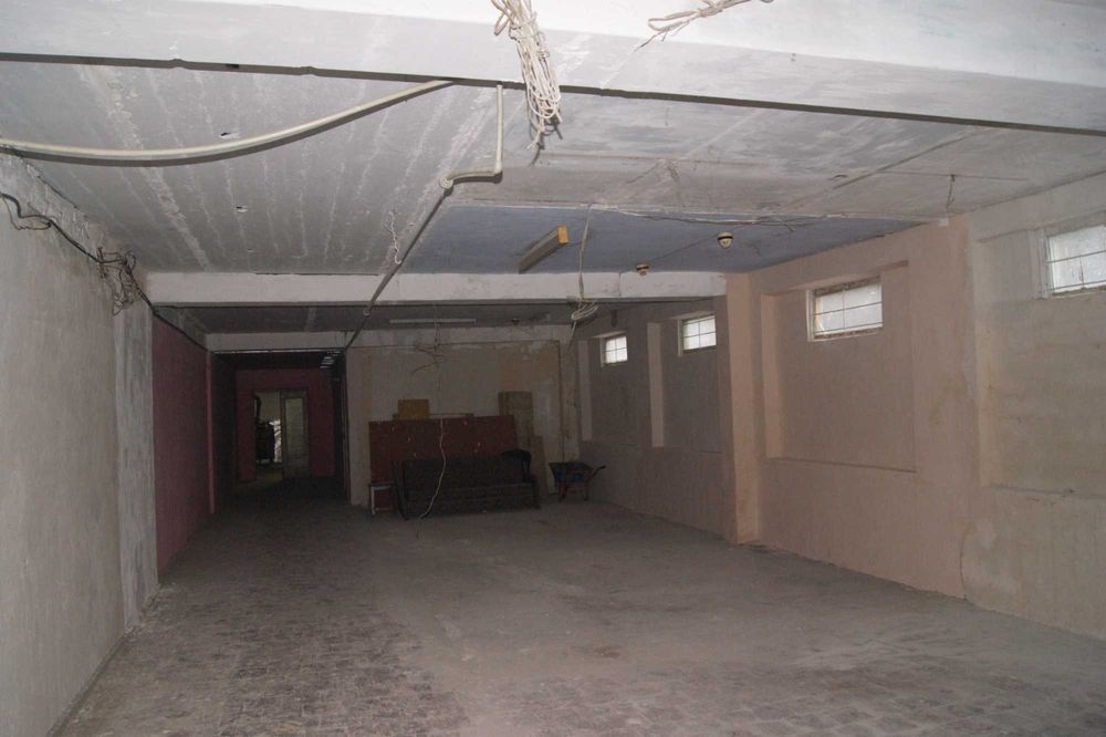 Приміщення  площа 220м2, висота 3,2м