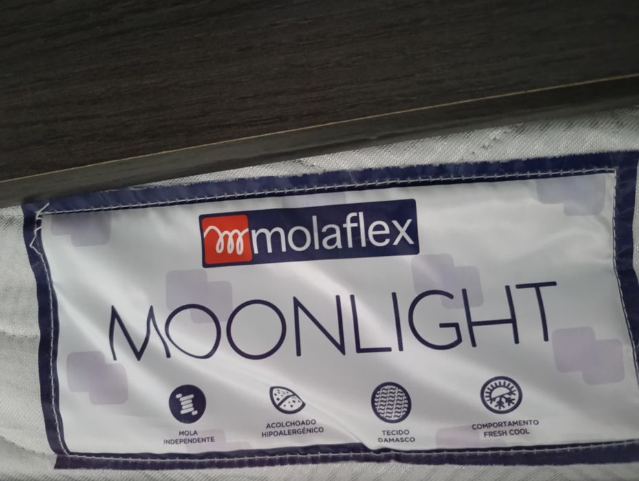 Cama com colchão 140x190