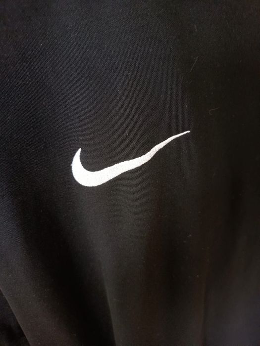 Bluza do biegania Nike Dri-Fit.