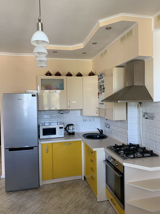 Продам  1-но кімнатну з ремонтом