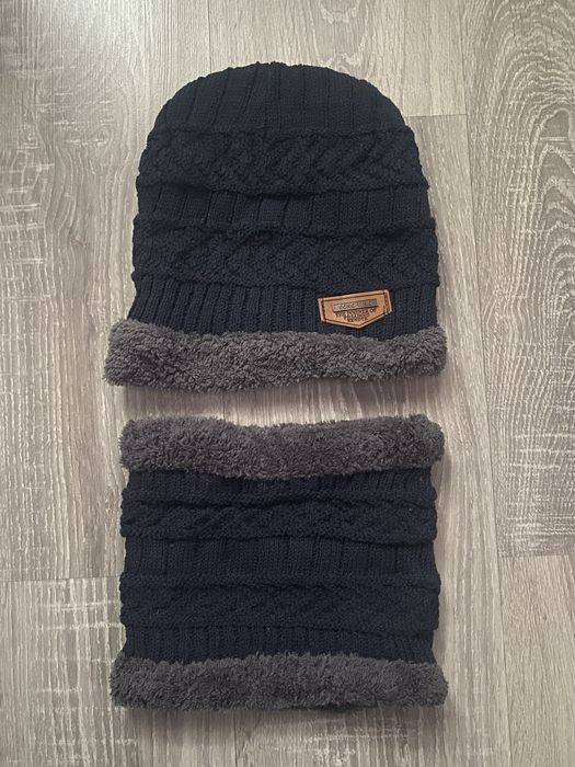 Komplet czapka zimowa+ komin . Granatowa .