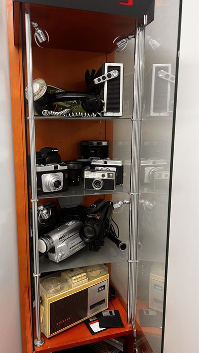 Rotring Display Cabinet with Light64285172847362122