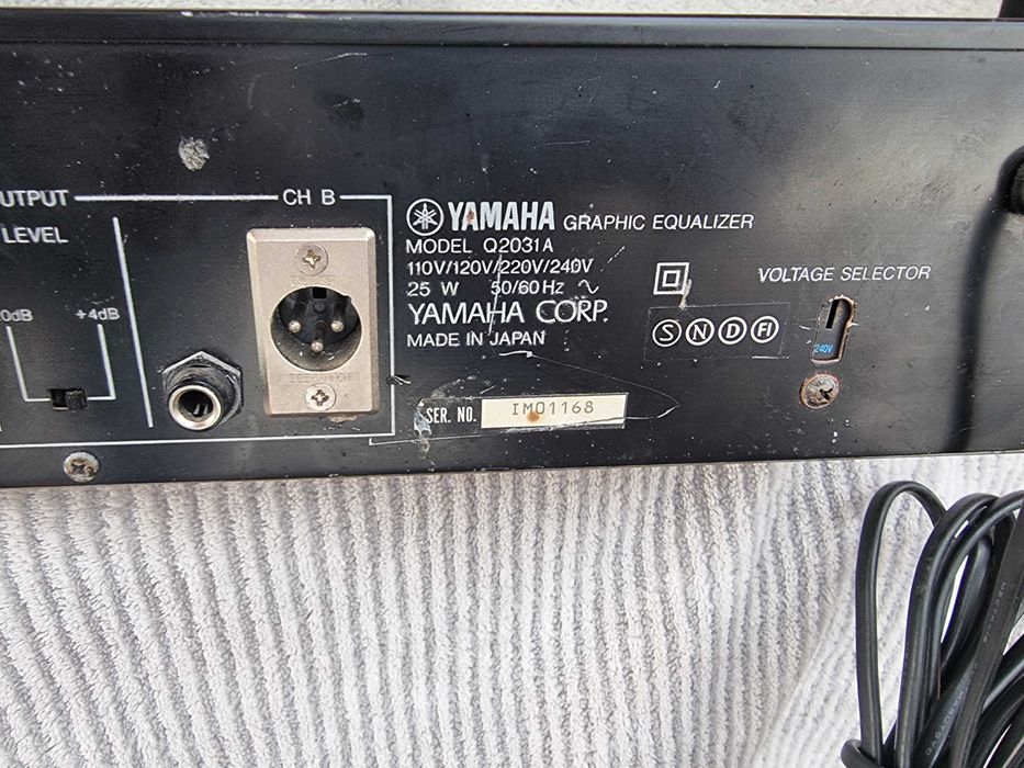 profesjonalny korektor yamaha Q2031A