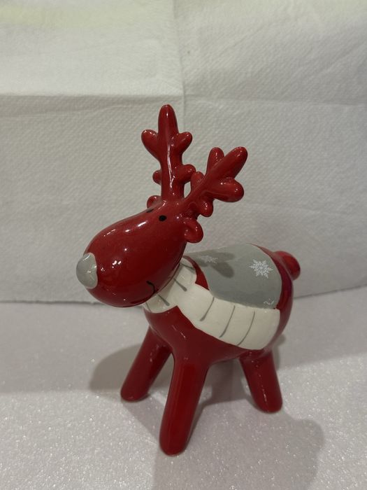 Декоративна керамічна фігурка, червоний олень