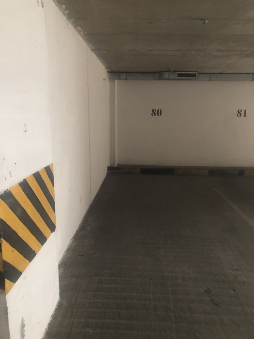 Сдам паркоместо Тополева 10А,второй этаж