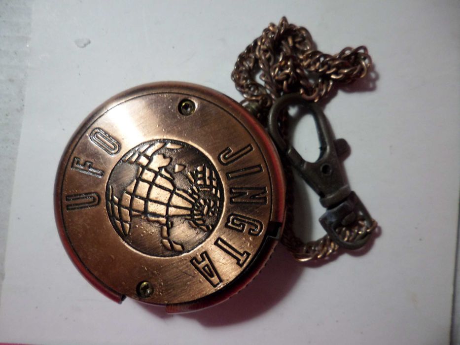 Isqueiro antigo Jingta Ufo