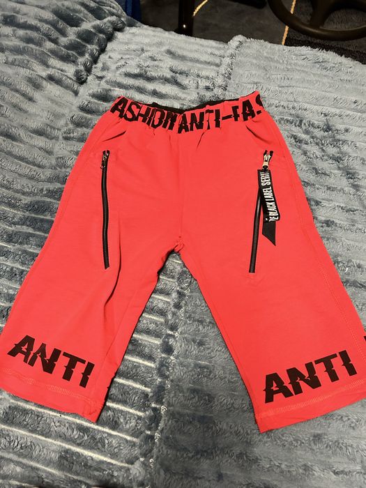 Продам трикотажные шорты на мальчика