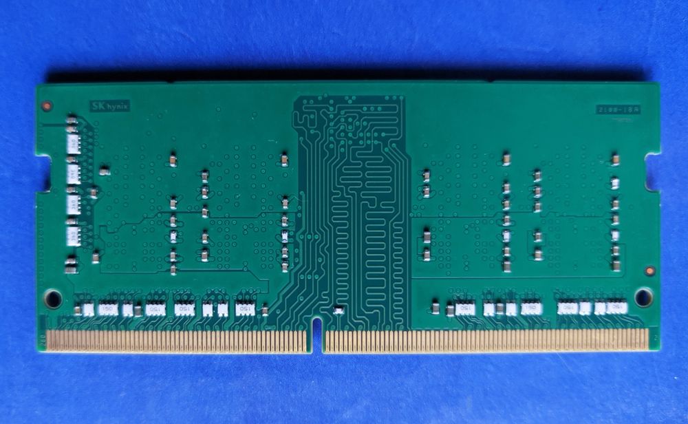 Оперативка для ноутбука 8ГБ,DDR4,3200МГц.