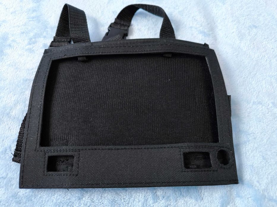 Чехол для планшета на спинку кресла автомобиля