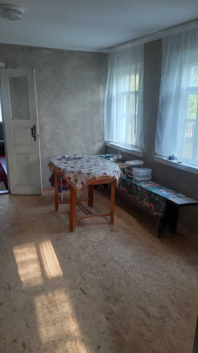 Продам будинок та земельні ділянки