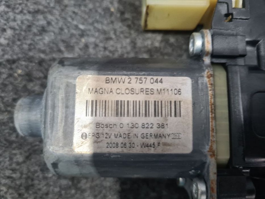 MOTOR SISTEMA ELEVADOR VIDROS FRENTE FRONTAL DIREITO BOSCH 0130822381