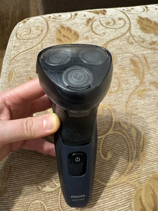 Електробритва Philips 3000