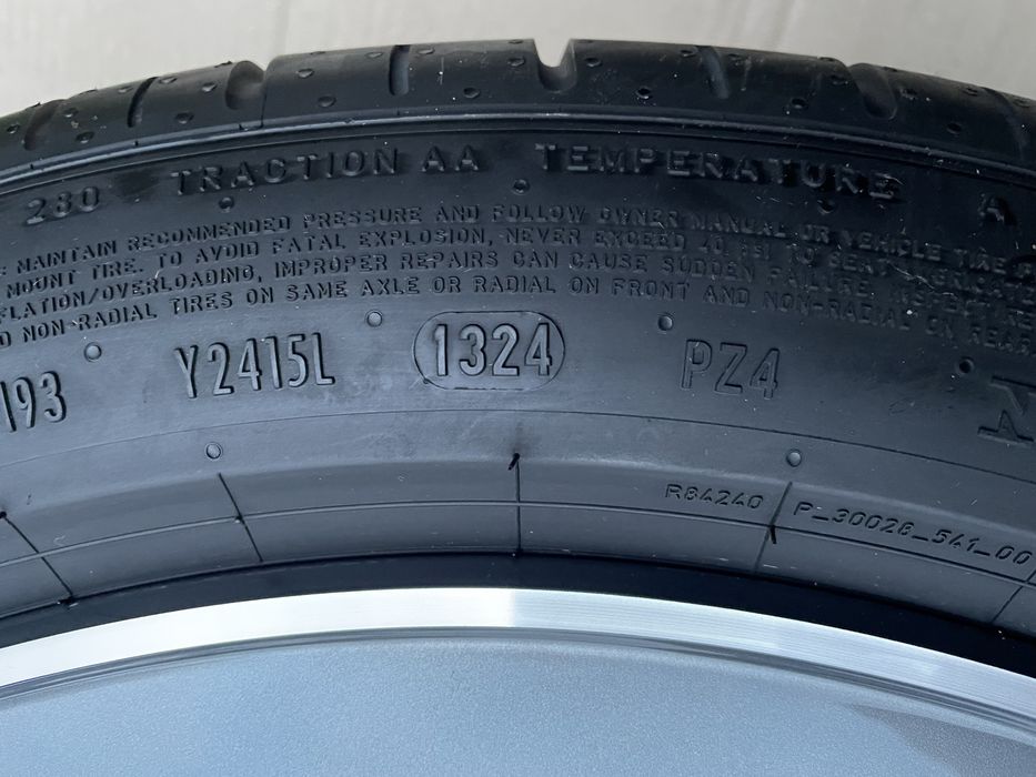 245/45 R19 + 275/40 R19 Pirelli PZero PZ4 * MO