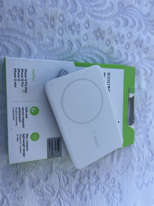 Magnetic Wireless Power Bank