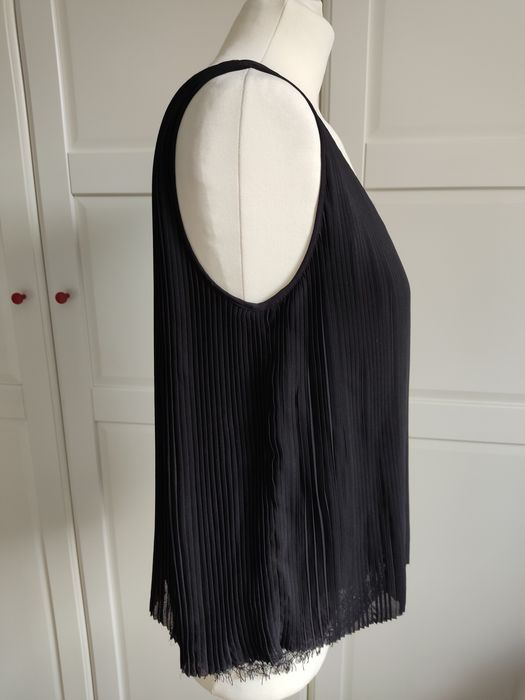 Massimo Dutti bluzka damska plisowana czarna z koronką bez rękawów 36