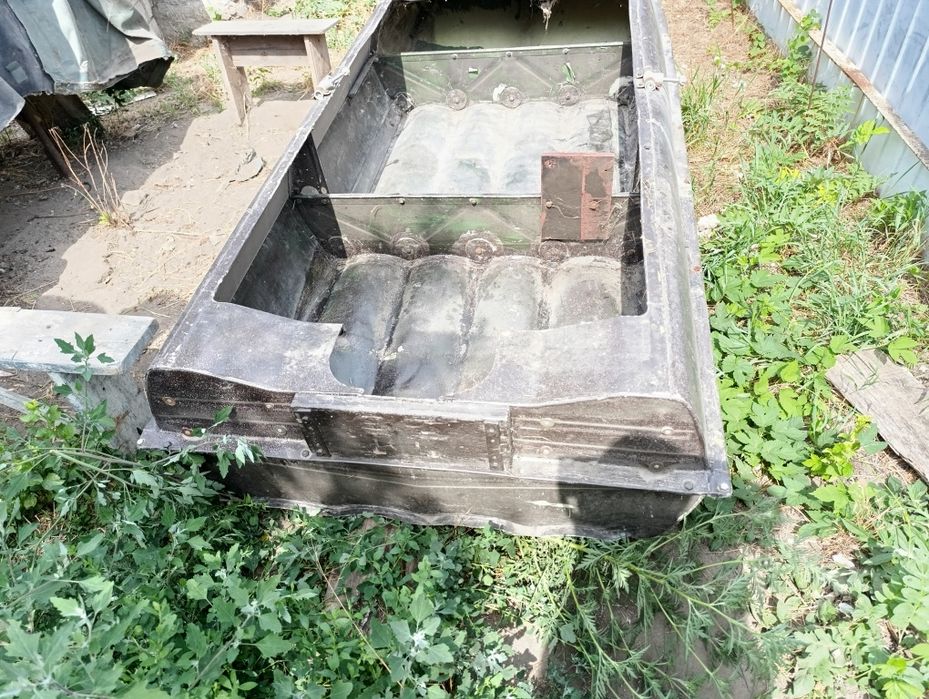 Продам лодку Романтика