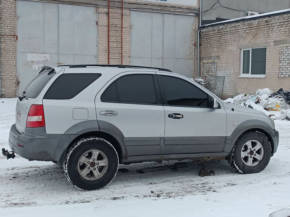 Продам кия сорента 4х4. На полном ходу . Строчно