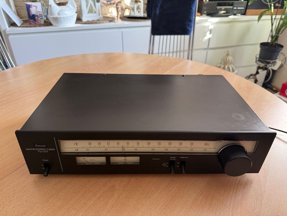 Sansui TU-217 Tuner
