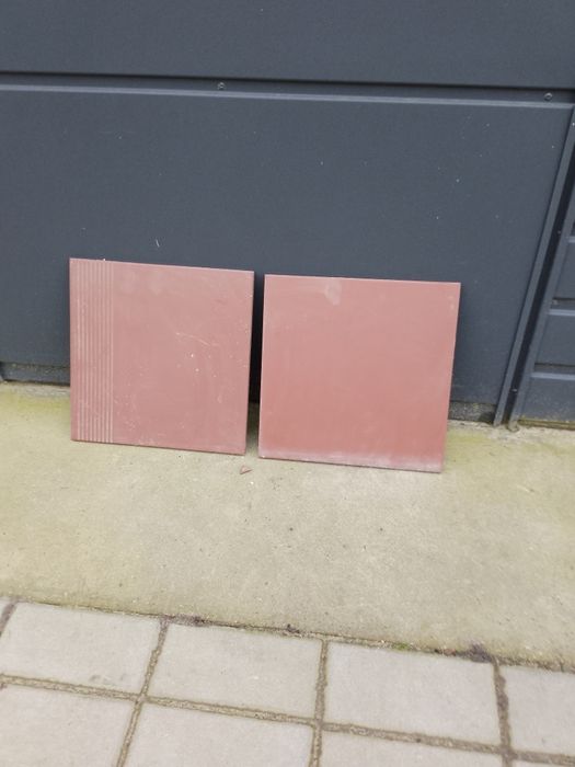 Płytki gresowe burgund