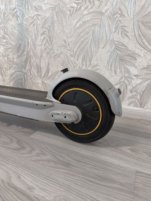 Електросамокат Ninebot KickScooter MAX G30LE