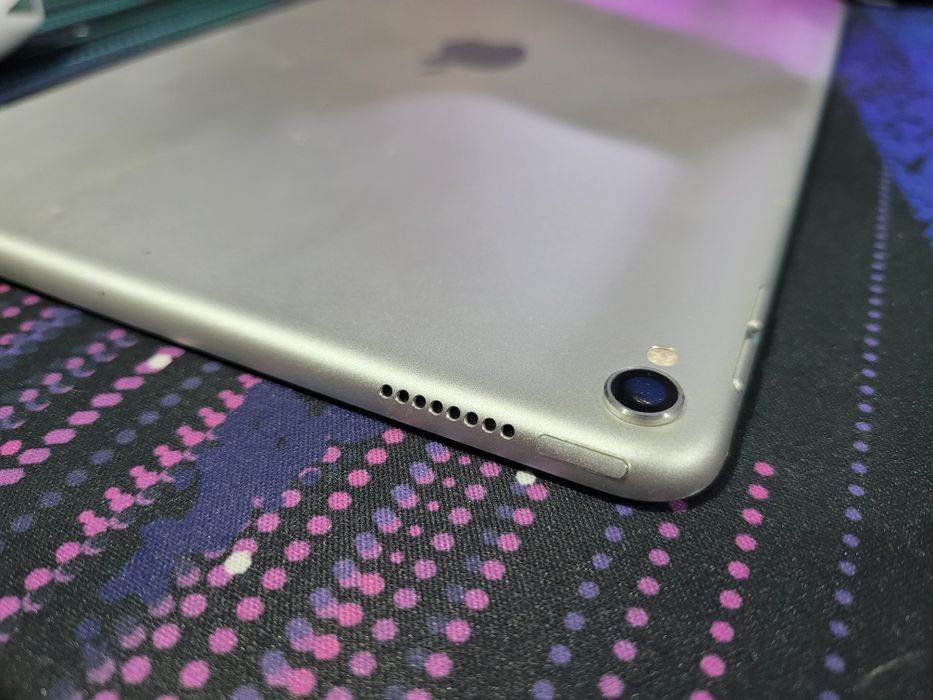 Ipad Pro 10.5in 90hz + Teclado Logitech