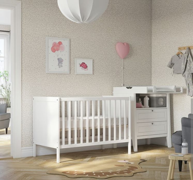 Berço em madeira IKEA Sundvik + colchão e outros