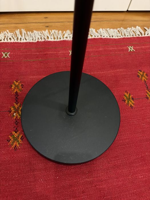 Candeeiro de Pé Moderno Preto/Dourado - Ótimo Estado - 30€