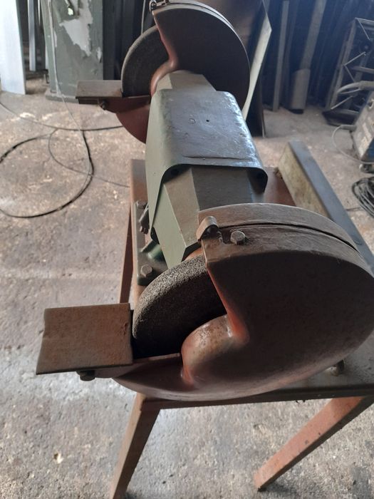 Esmeriladora trifásica