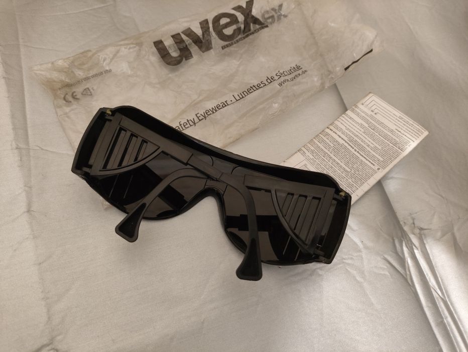 Очки сварочные Uvex