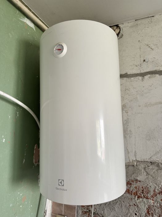 Бойлер водонагрівач, 100 л , electrolux