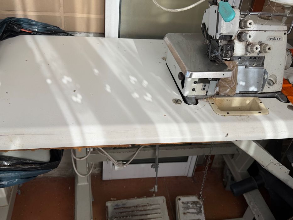 Máquina costura industrial