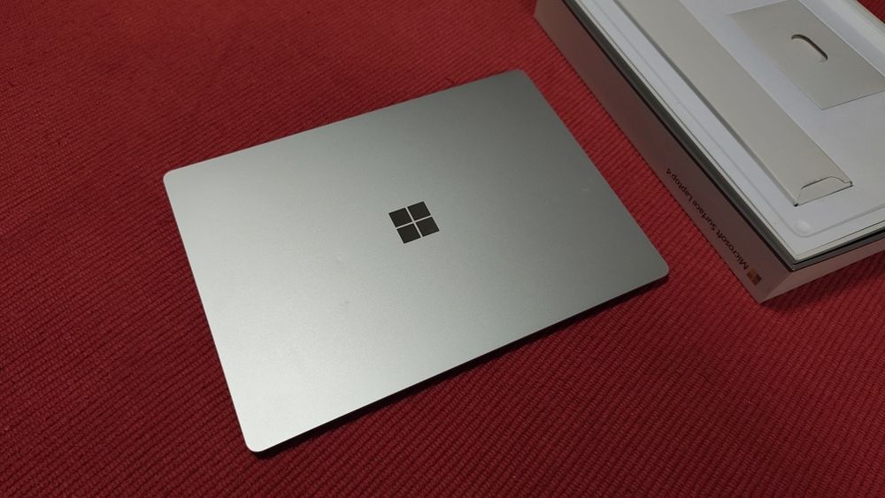 Microsoft Surface Laptop 4 AMD Ryzen 5
