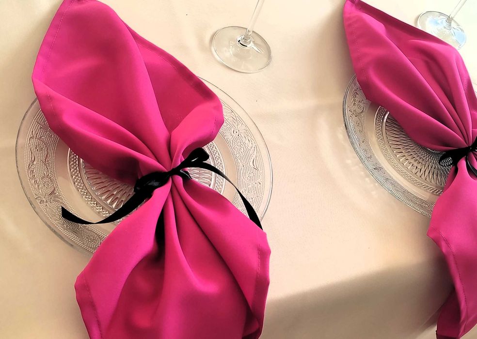 Serweta bankietowa materiałowa fuksja różne kolory magenta serwetki