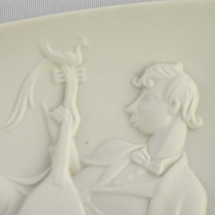 Placa / covilhete “Jasper Ware” em biscuit Artibus nº 3