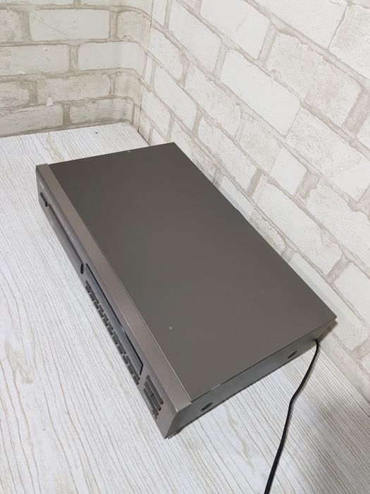 Програвач CD дисків YAMAHA CDX-560, б/у з Німеччини