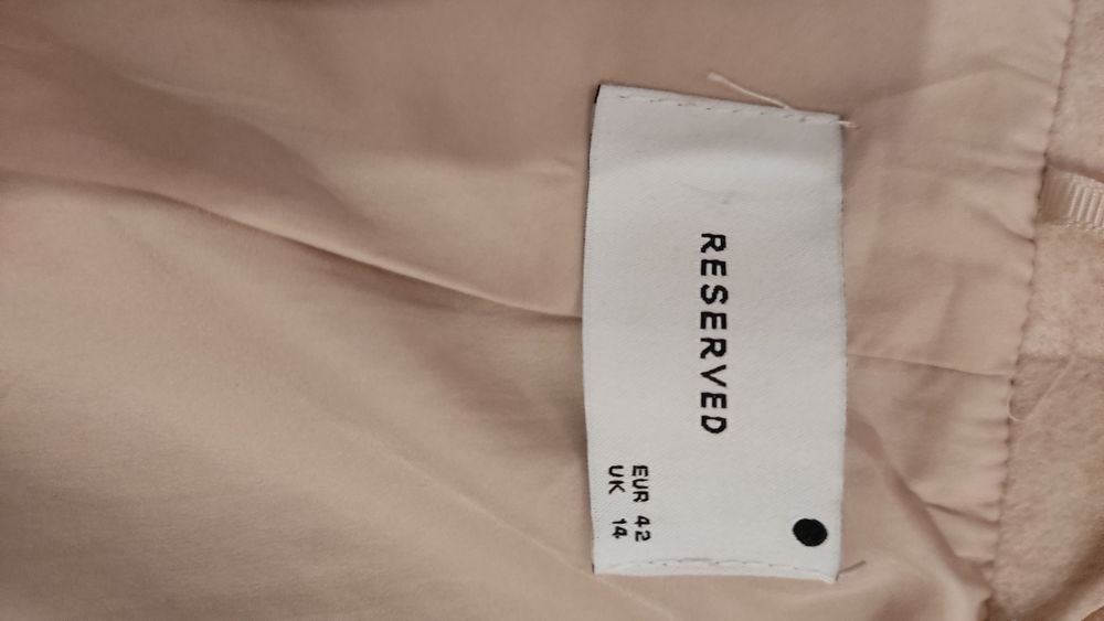 Płaszcz damski beżowy jesienno wiosenny