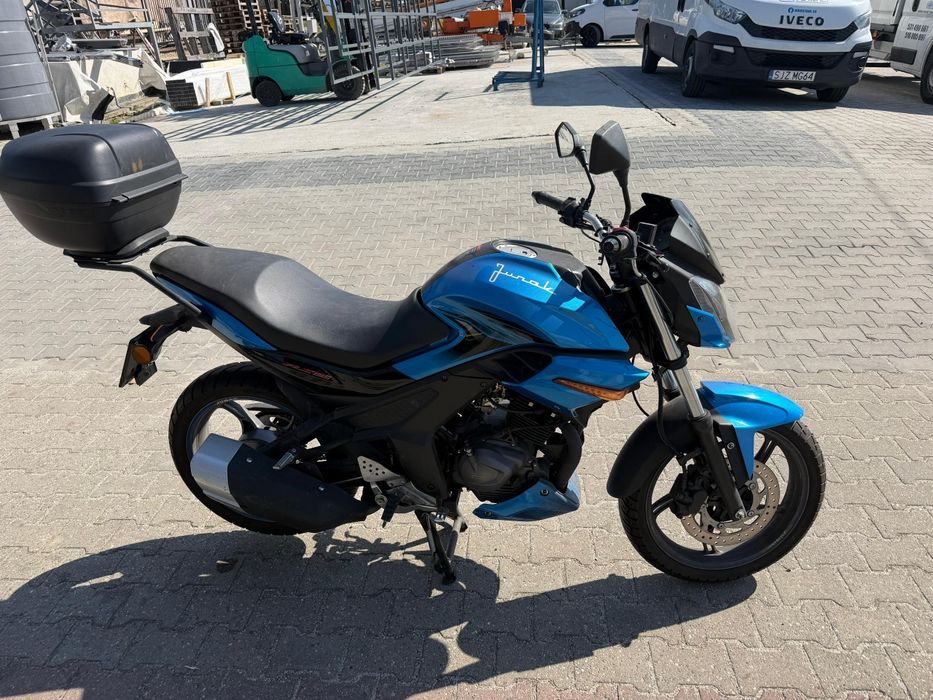 Junak JS125-32 super stan