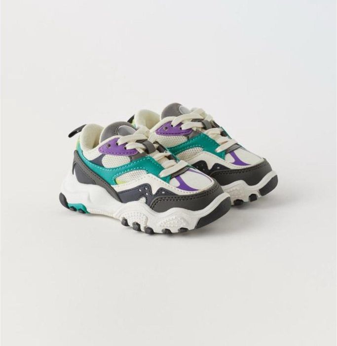 Кросівки    ZARA 23