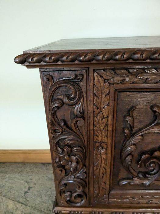 Arca em madeira antiga