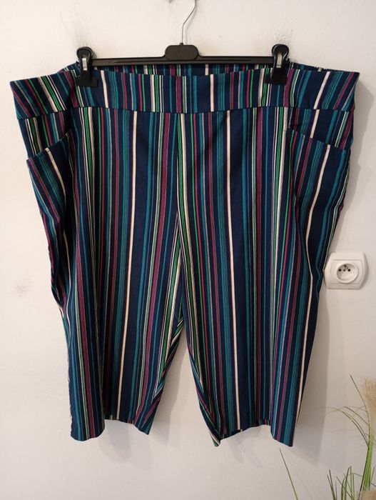 Mocno rozciągliwe rybaczki streczowe na gumce 76% wiskoza rozmiar 56 Terra Sky