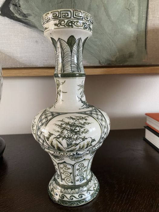 Stary azjatycki wazon recznie malowany