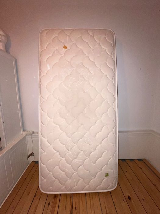Colchão Pikolin 90x190 cm como novo