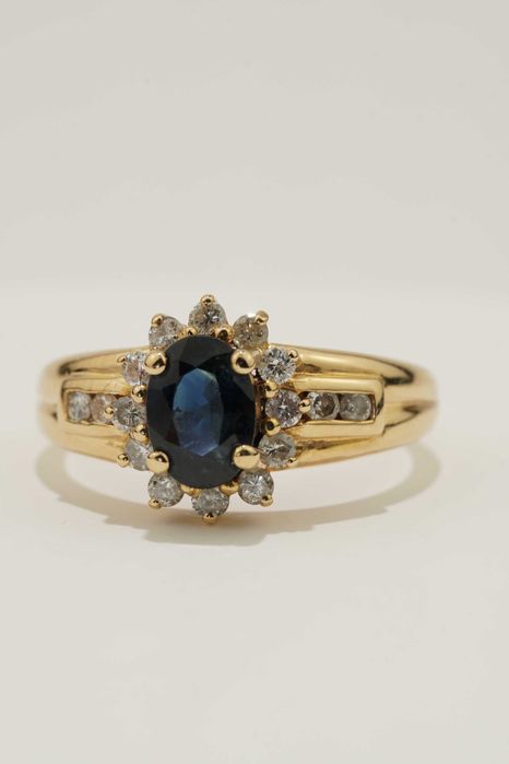 Złoty pierścionek z brylantami 0.32 ct