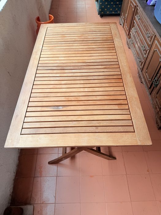 Mesa dobrável de madeira maciça para jardim/terraço – 120 × 72 cm