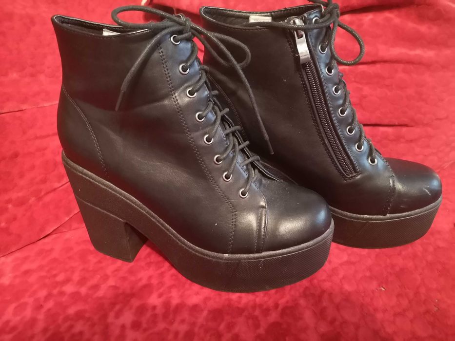 Buty na platformie 38
