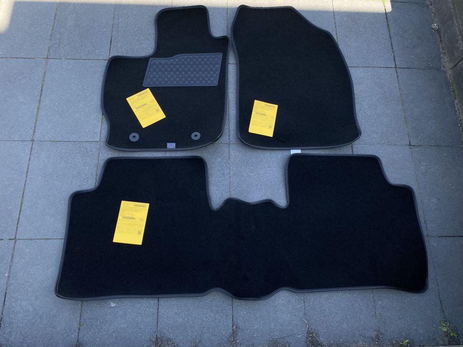 Dywaniki welurowe Toyota Prius III Wyprzedaz